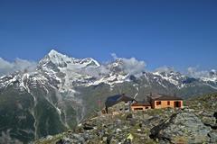 Dom Hut