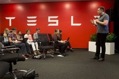 Elon Musk, Tesla Palo Alto