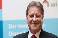 Useless Banker Jerk. Markus Graf